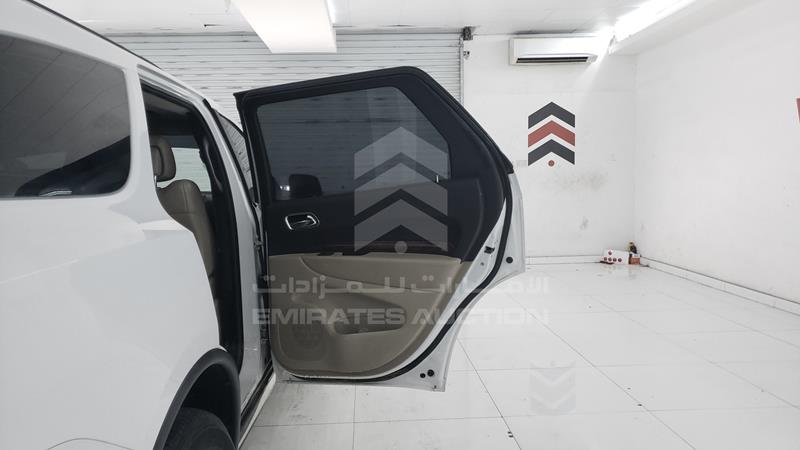 1C4SDJDTXFC864276 Auction: EmiratesAuction Lot: 405557 1C4SDJDTXFC864276 Dodge Durango 2015 WHITE Photo 22