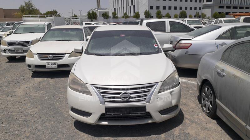 MNTBB7A93H6052104 Auction: EmiratesAuction Lot: 412008 MNTBB7A93H6052104 Nissan Sentra 2017 WHITE Photo 1