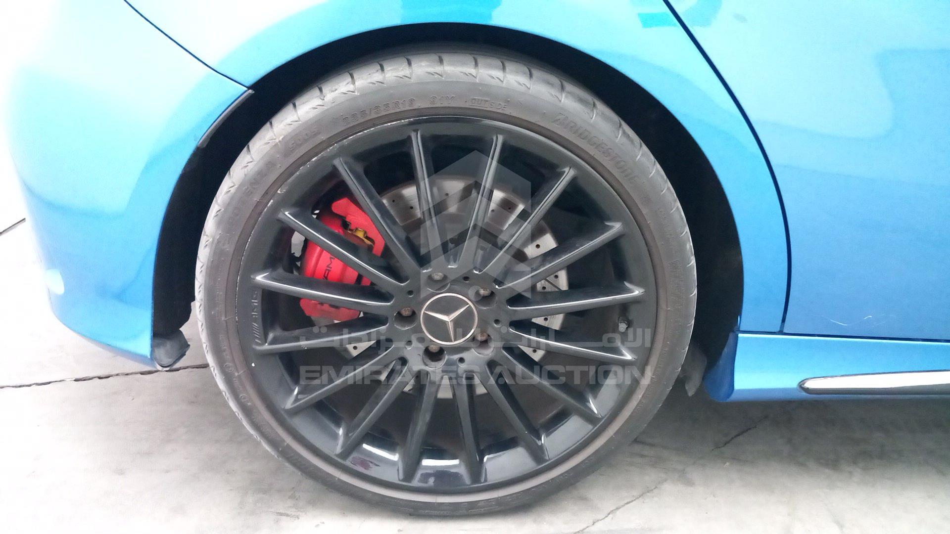 2015 MERCEDES A 45 AMG VIN: WDDBF5CB0FJ352523