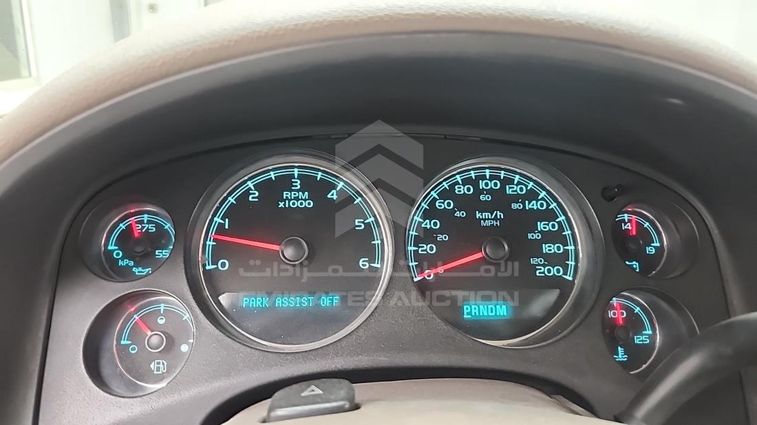 2010 Chevrolet Tahoe — Speedometer & RPM Gauges — Photo 15