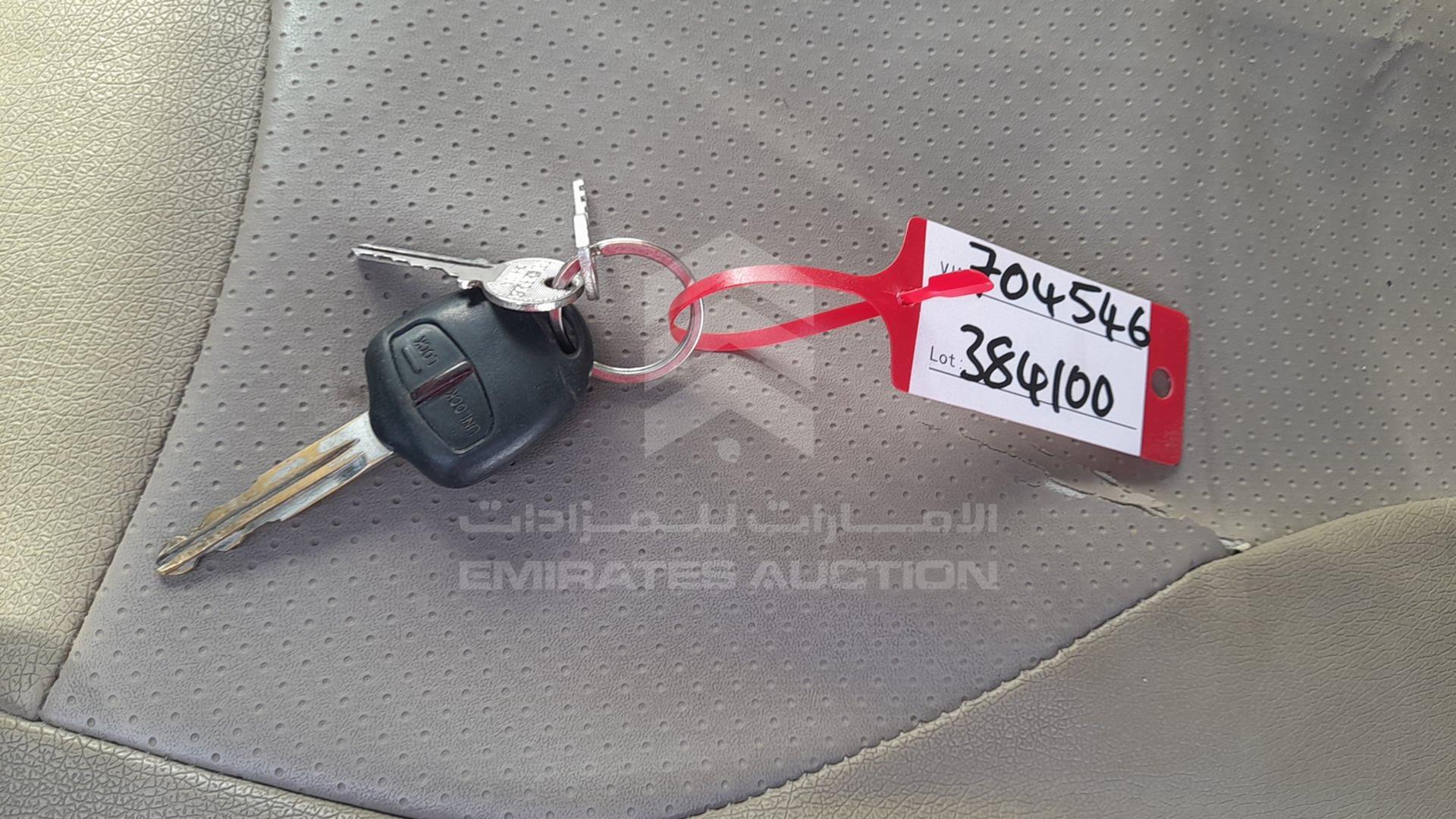 2012 MITSUBISHI PAJERO VIN: JMYLRV95WCJ704546