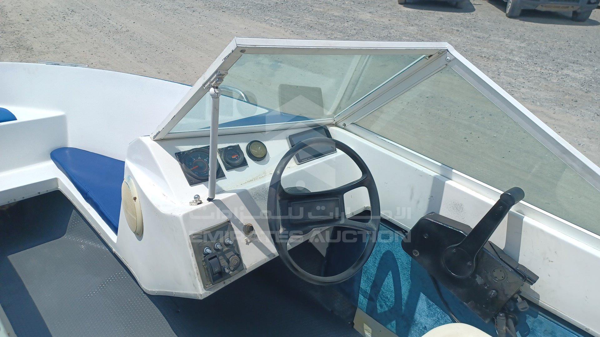 0 BOAT + TROLLEY --- VIN: G03274380