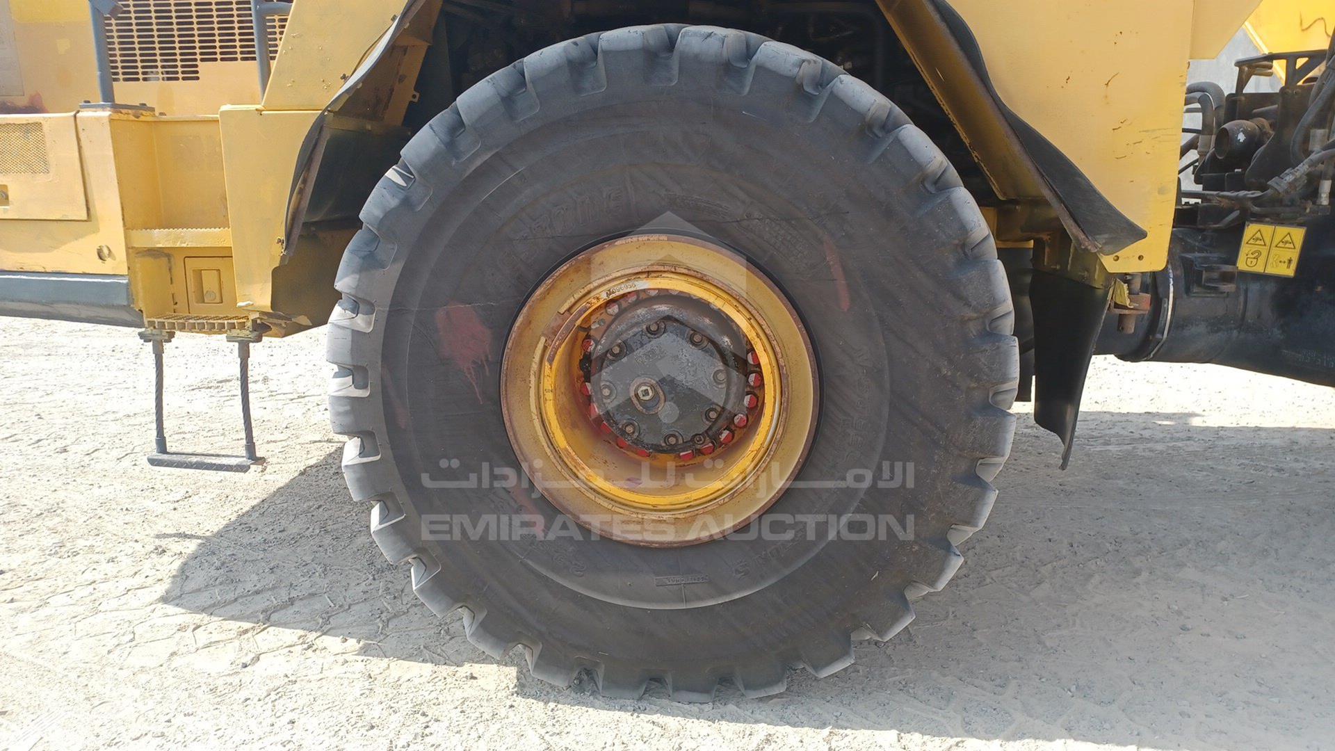2015 KOMATSU HM400-2R VIN: KMTHM010V29007229