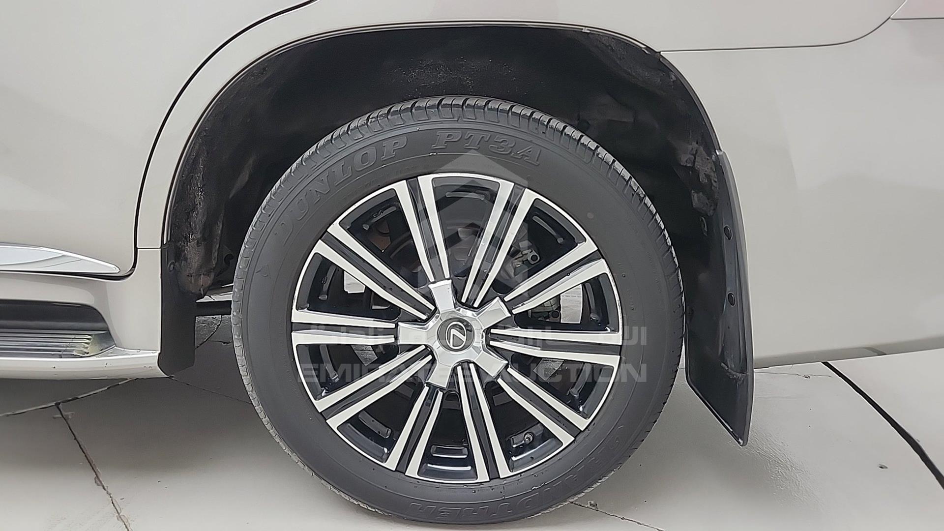 2018 LEXUS LX 570 VIN: JTJHY00W2J4259693