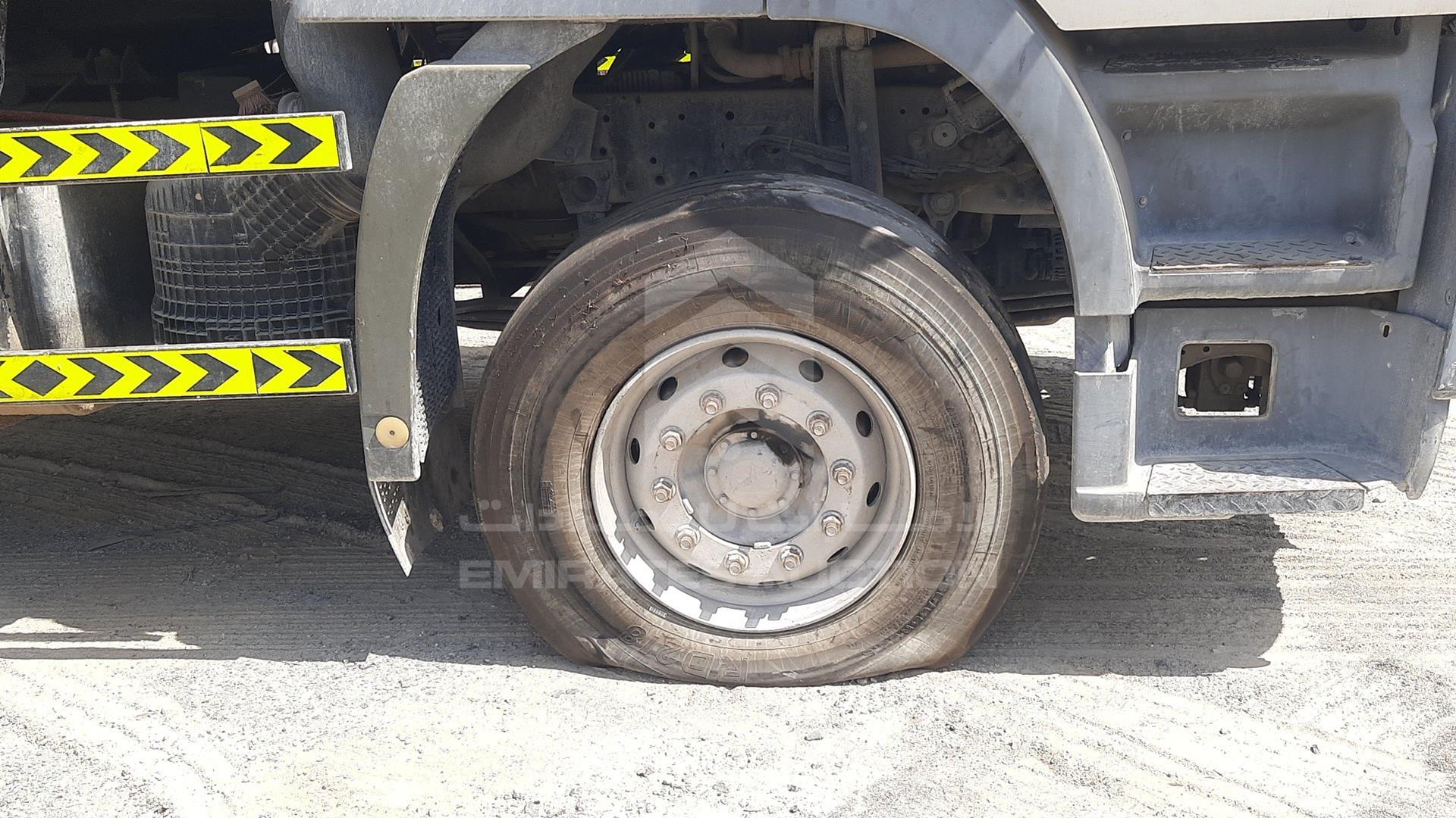 2007 MERCEDES ACTROS VIN: WDAKHCAA77L185816