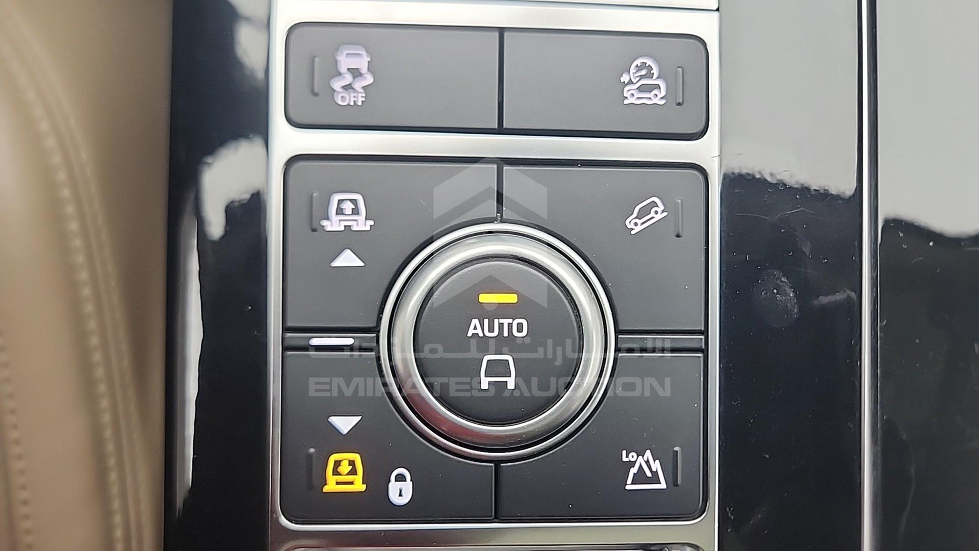 2018 RANGE ROVER VOGUE VIN: SALGA2BV3JA503204