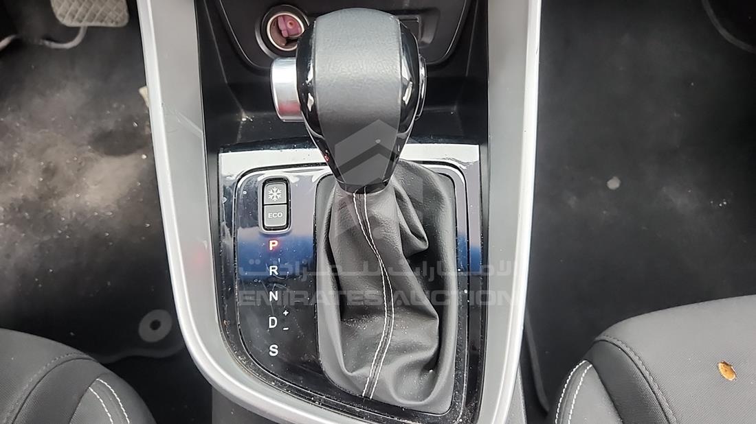 2023 Chevrolet Captiva — Gear View — Photo 20