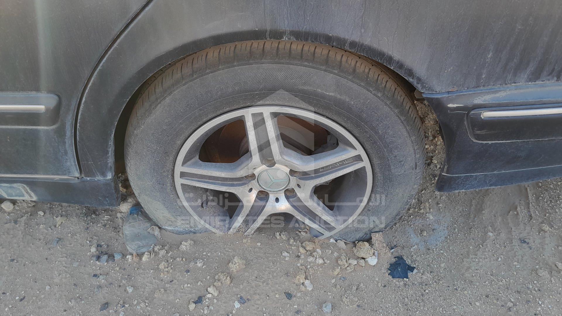 0 MERCEDES E240 VIN: WDB2100621B242522