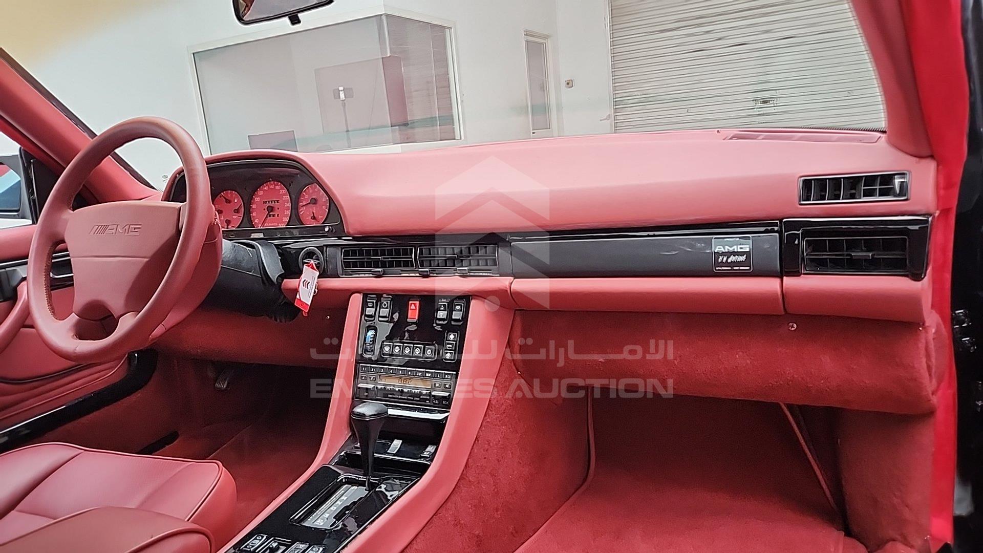 1989 MERCEDES 560 SEC VIN: WDBCA45E3KA487048