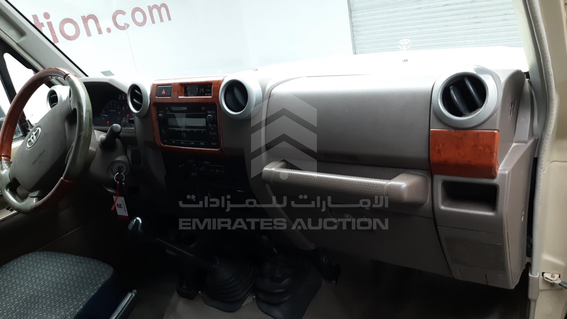 2014 TOYOTA LAND CRUISER VIN: JTFLU73J0E4563183
