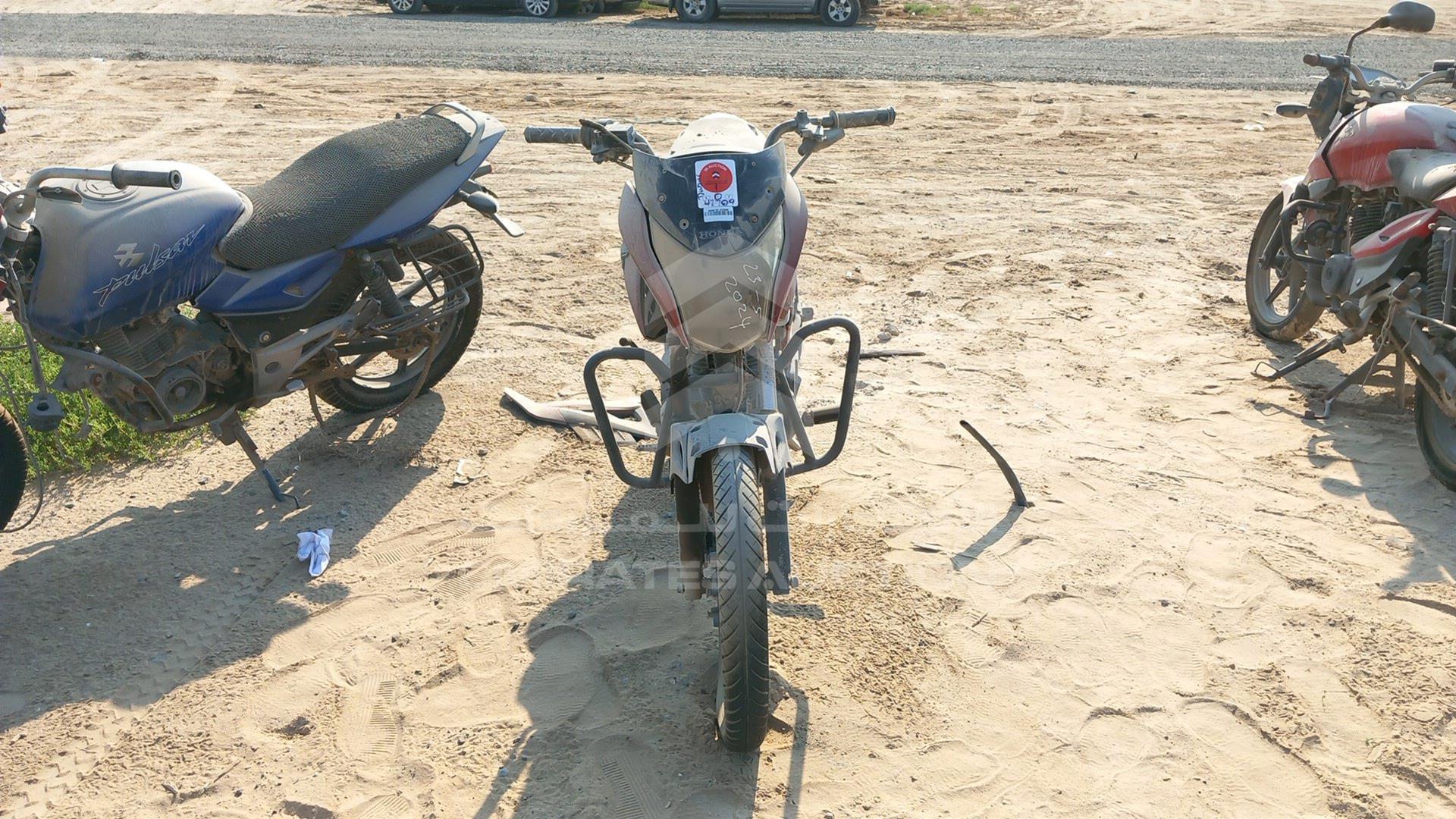 2018 HONDA MOTORBIKE VIN: ME4KC20B6J8001707