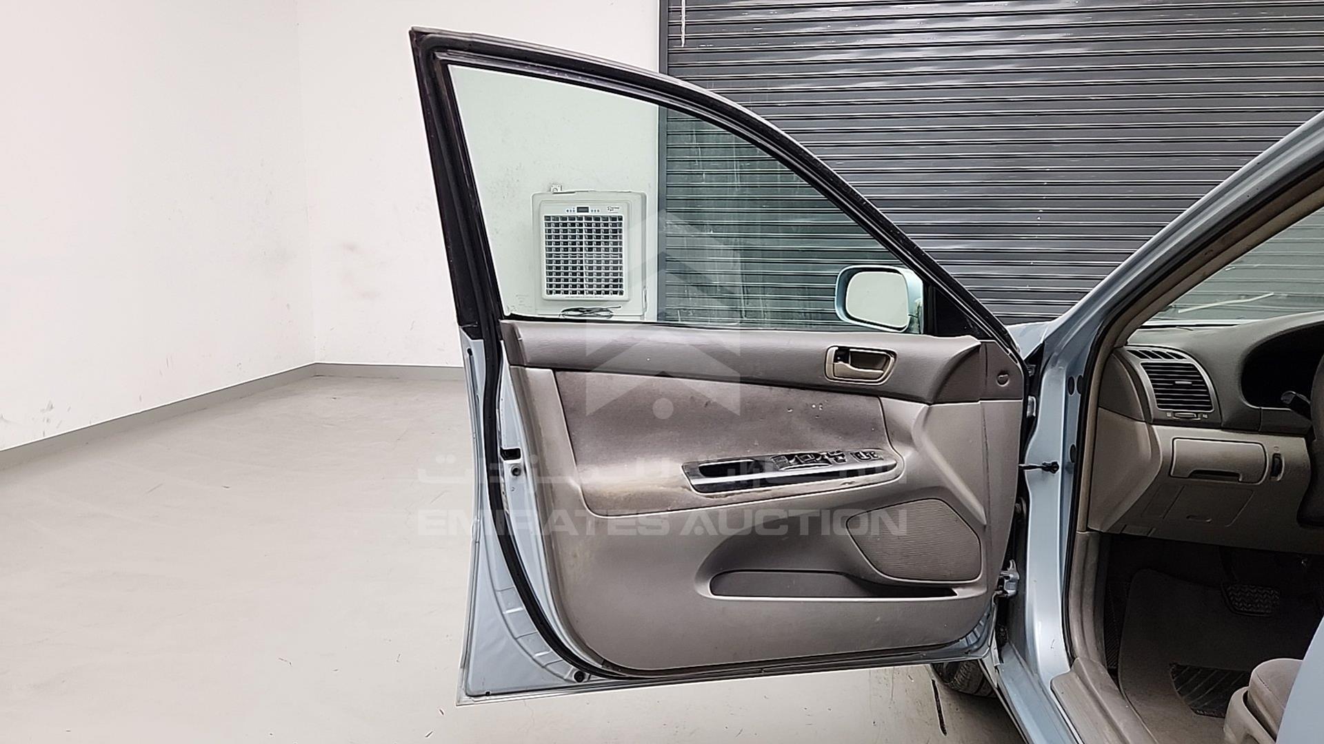 2005 TOYOTA CAMRY VIN: 4T1BE32K35U503947