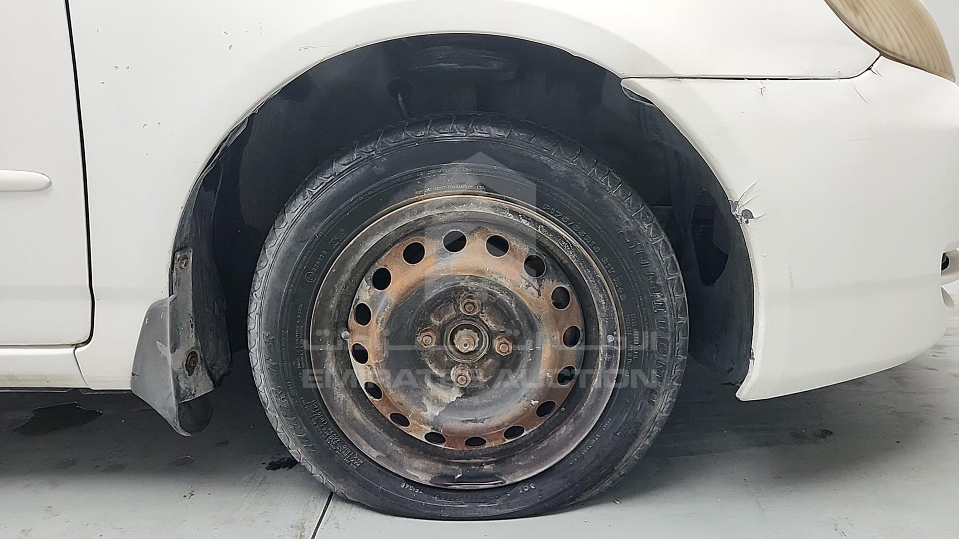2004 TOYOTA COROLLA VIN: JTDBW23E743032751