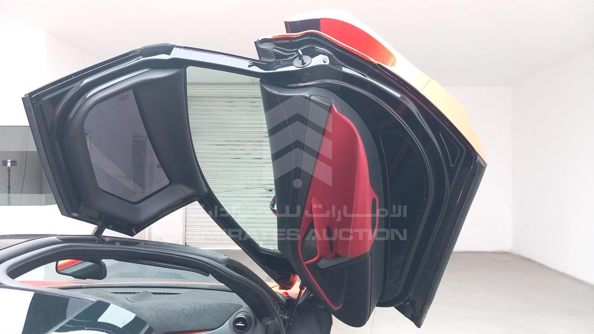 2019 MCLAREN 720S VIN: SBM14DCB9KW002513