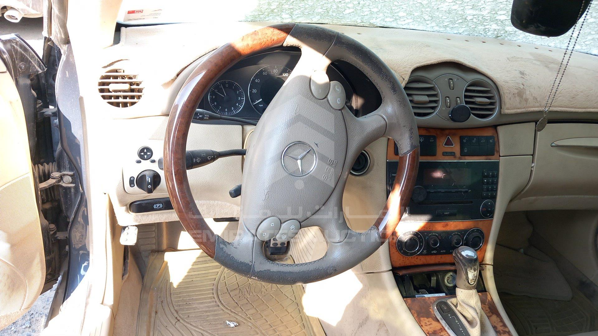 2005 MERCEDES CLK320 VIN: WDBTJ65J45F164949