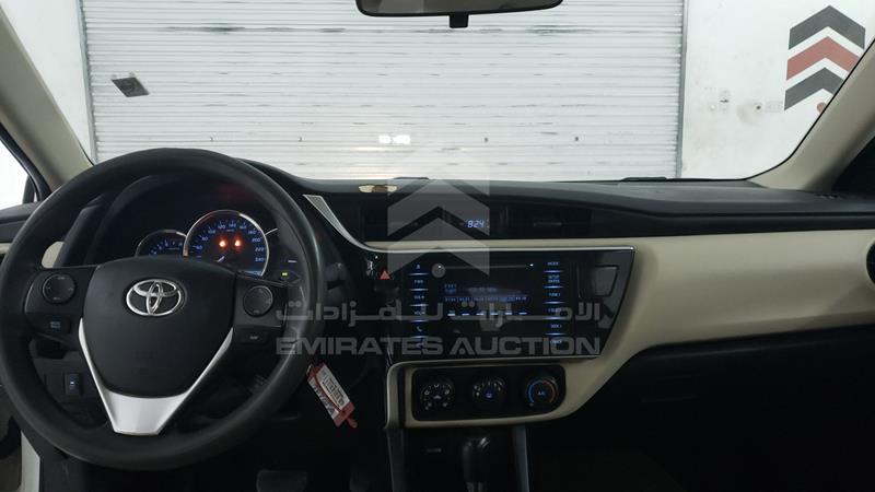 RKLBB9HE3J5206184 Auction: EmiratesAuction Lot: 435375 RKLBB9HE3J5206184 Toyota Corolla 2018 WHITE Photo 11