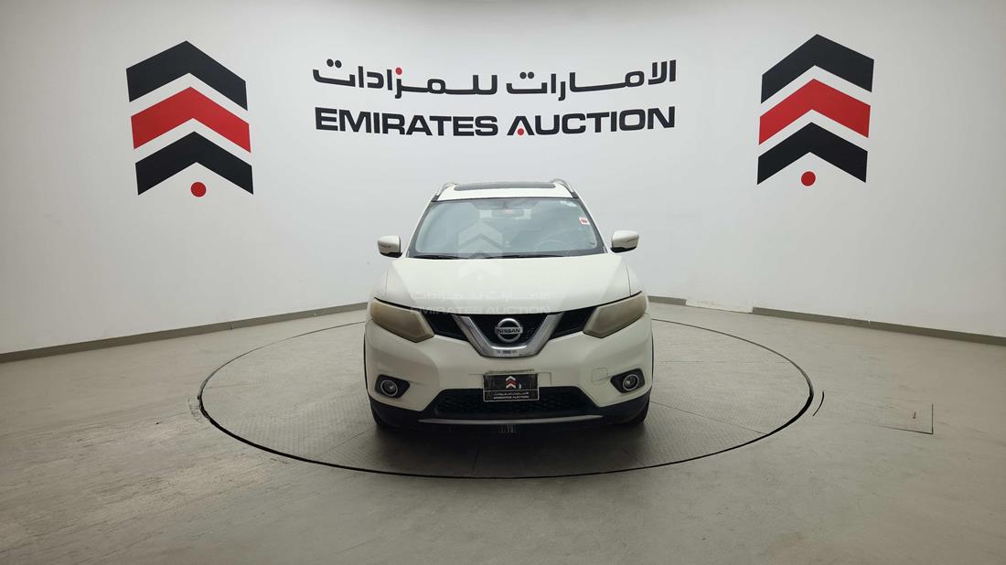 نيسان اكس تريل 2015 — عرض بزاوية 360 درجة