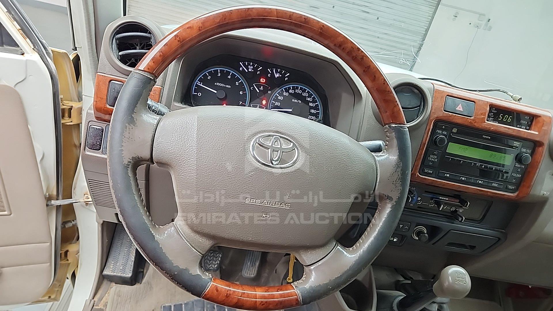 2012 TOYOTA LAND CRUISER VIN: JTFLU73J2C4522860