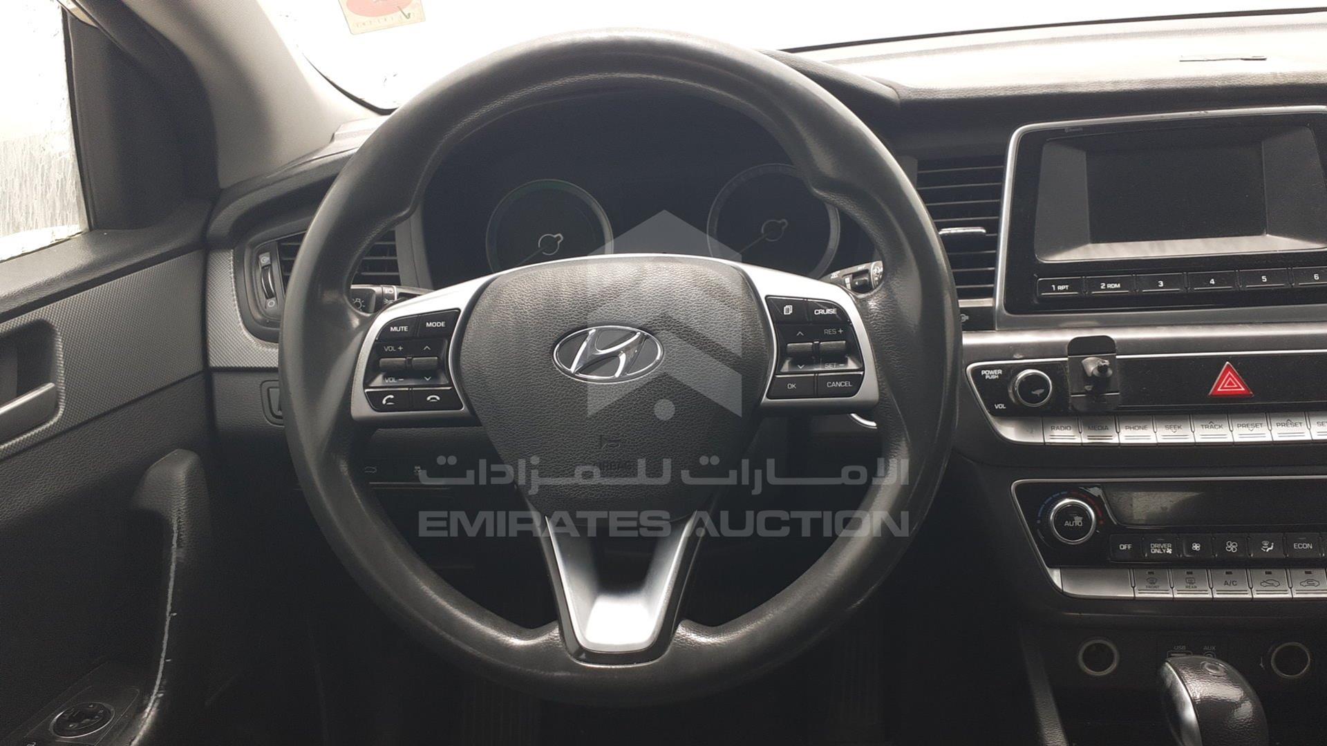 2019 HYUNDAI SONATA VIN: KMHE24130KA092672