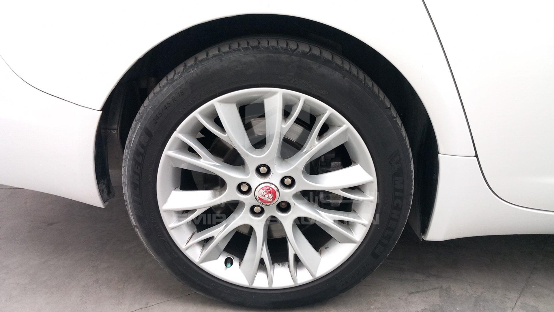 2015 JAGUAR XF VIN: SAJAA05NXFPU68552