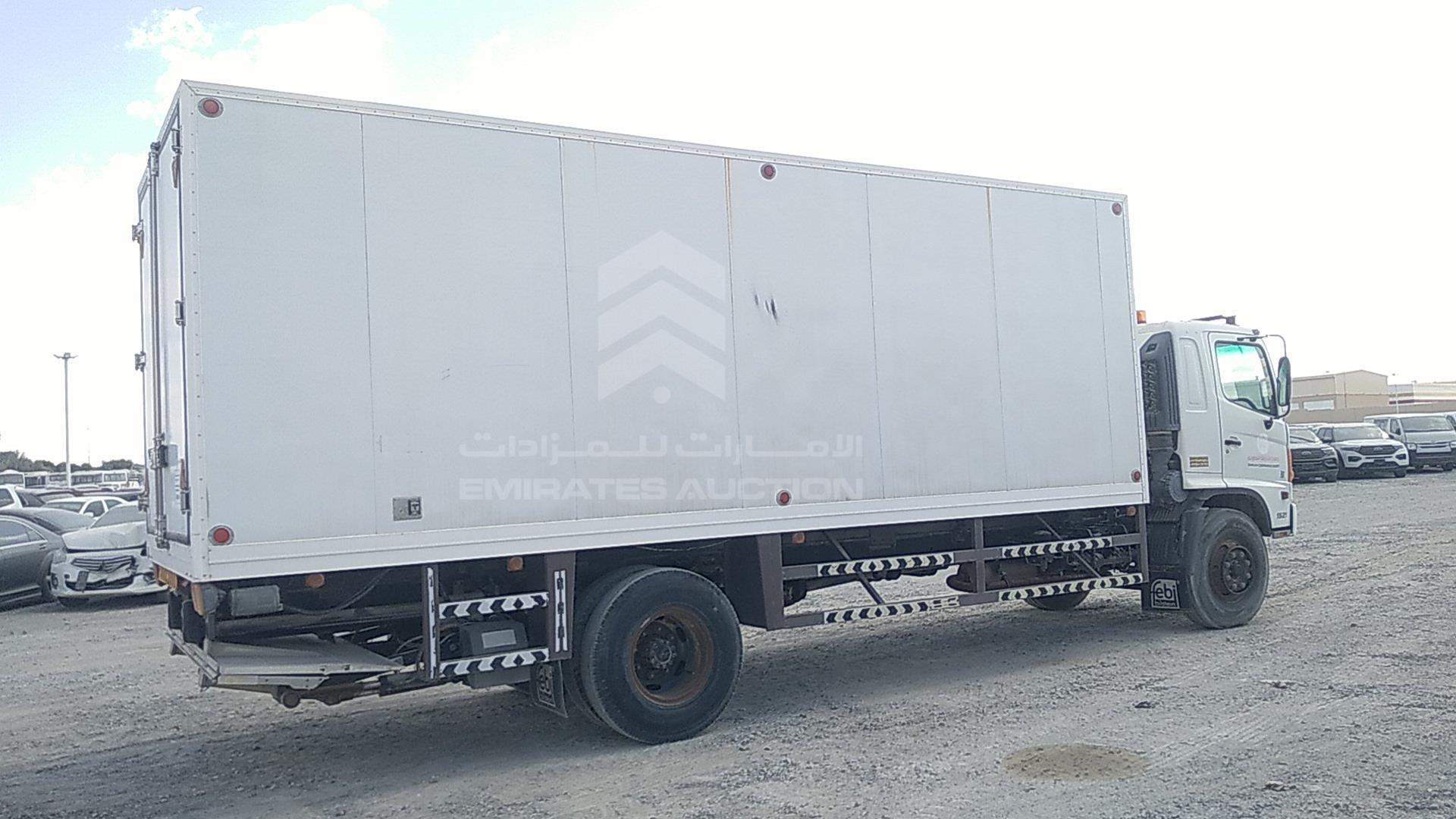 2011 HINO 500 VIN: JHDFG1JP6B1S18432