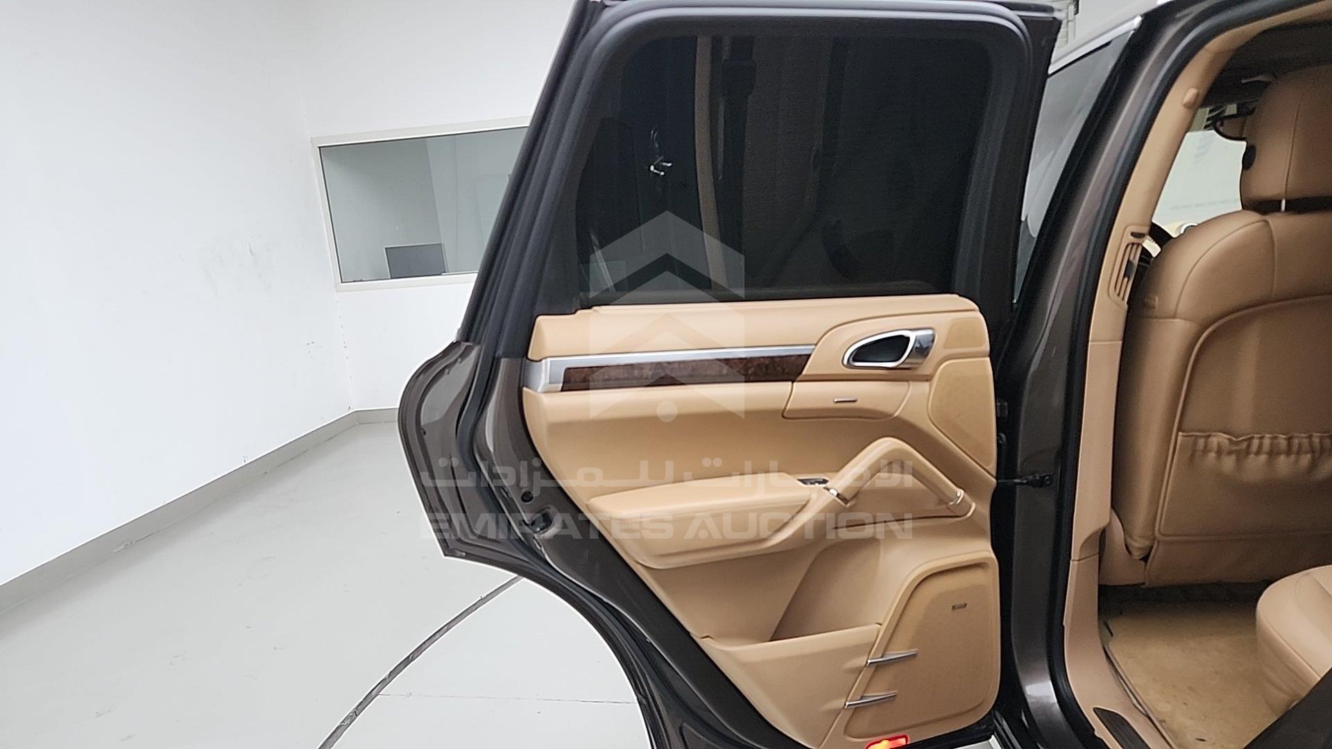 2013 PORSCHE CAYENNE VIN: WP1ZZZ92ZDLA83541