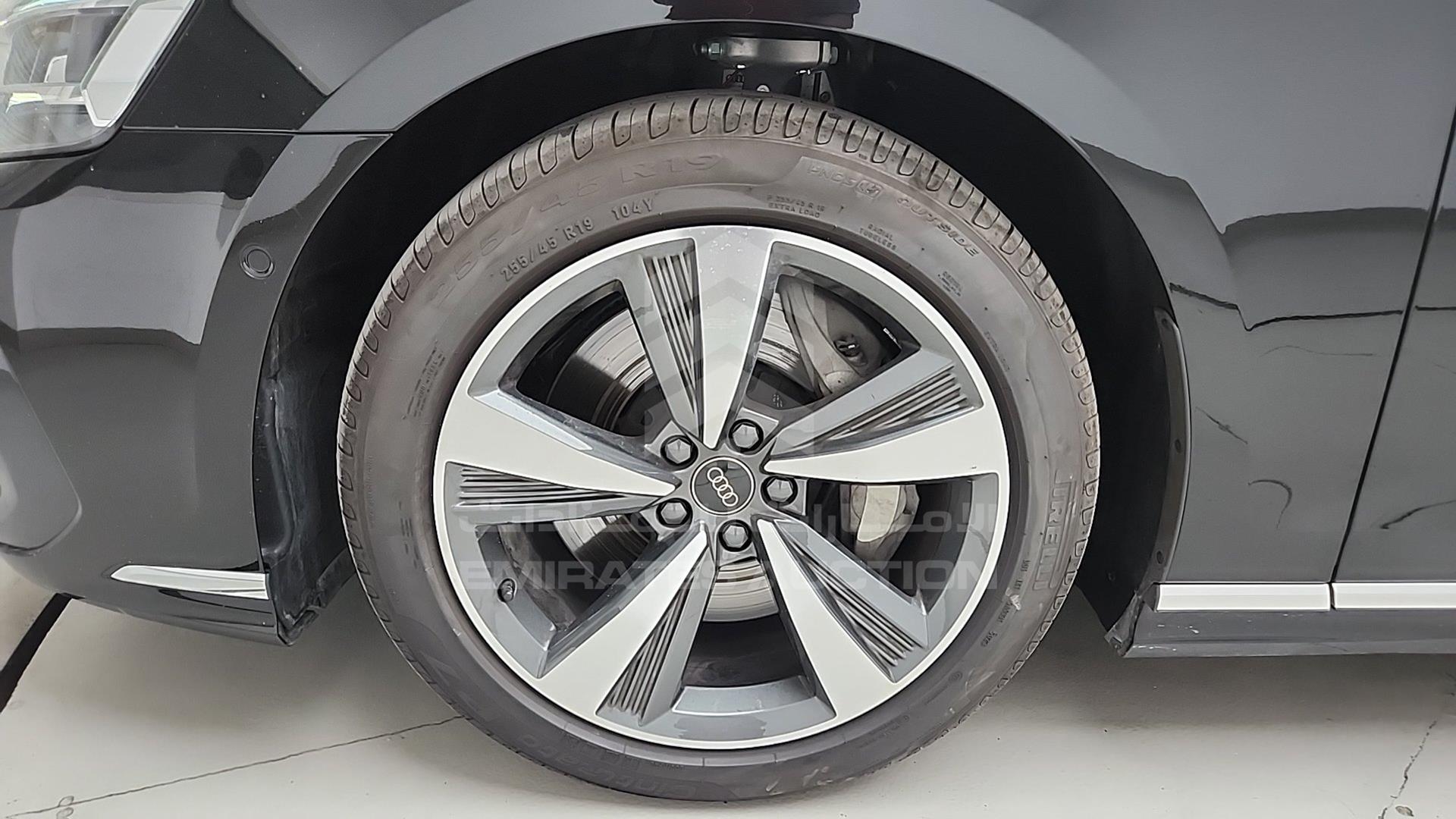 2025 AUDI A8 VIN: WAUZZZF85SN000643