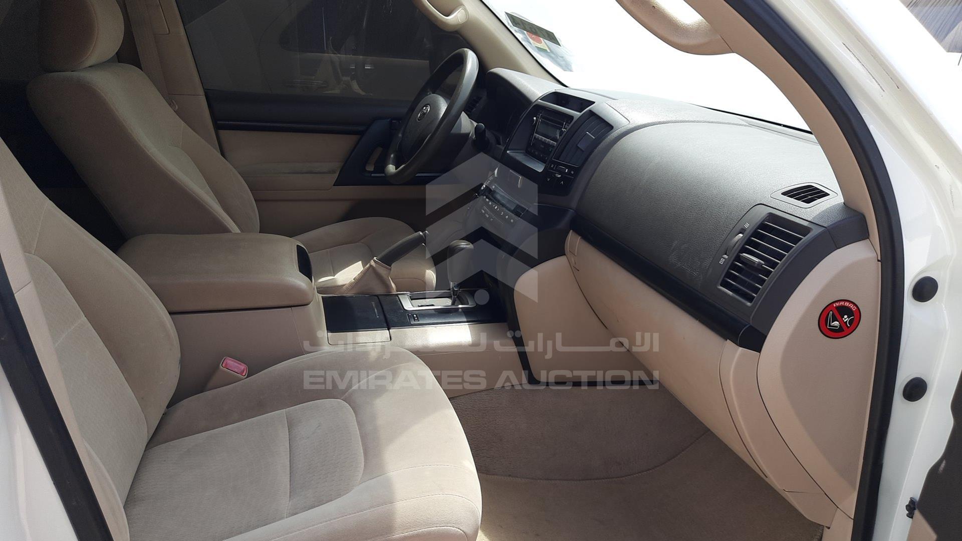 2014 TOYOTA LAND CRUISER VIN: JTMDU09J9E5082015