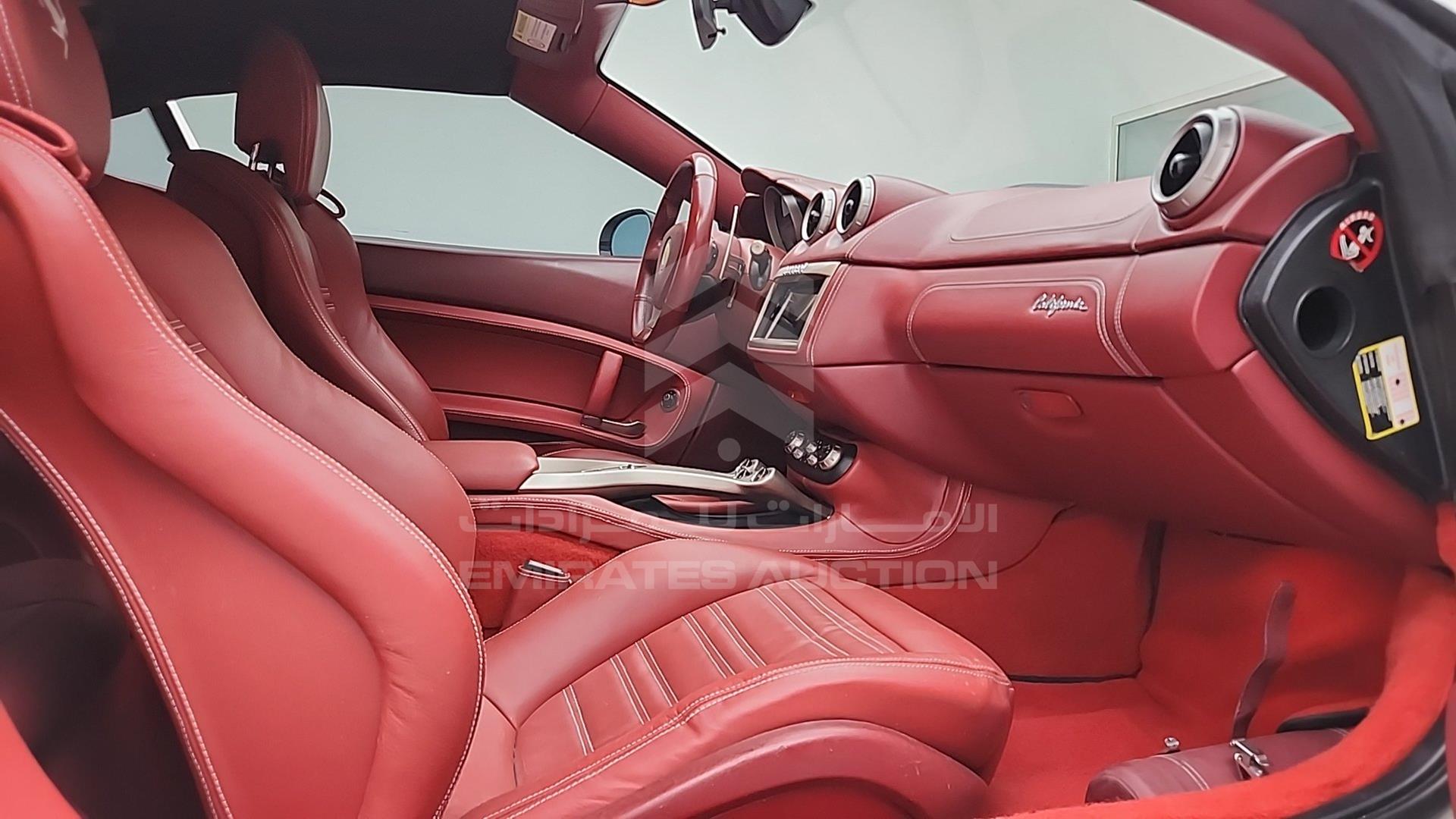 2014 FERRARI CALIFORNIA VIN: ZFFTJ65T1E0198371