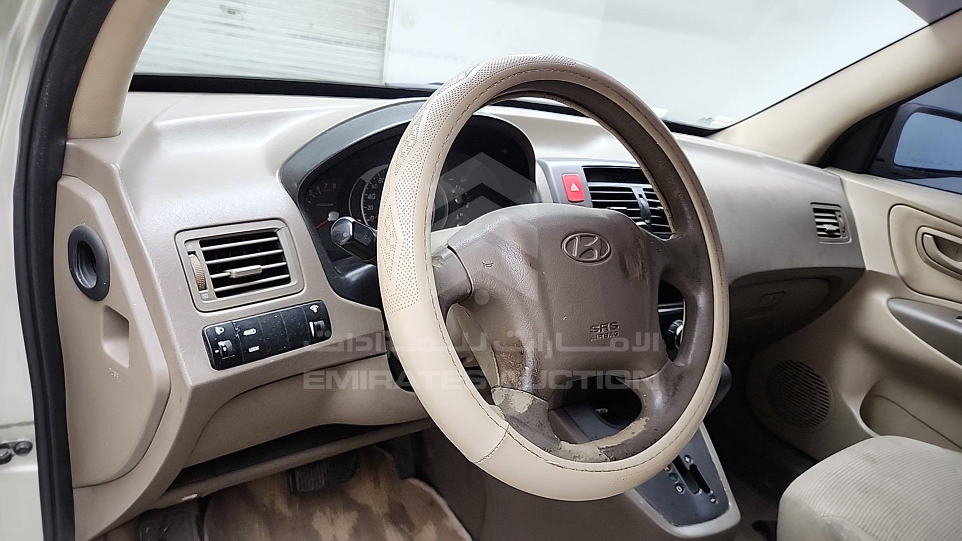 2008 HYUNDAI TUCSON VIN: KMHJM81B78U821197