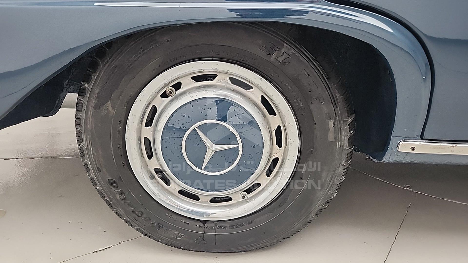 1965 MERCEDES 200 VIN: 11001010113782