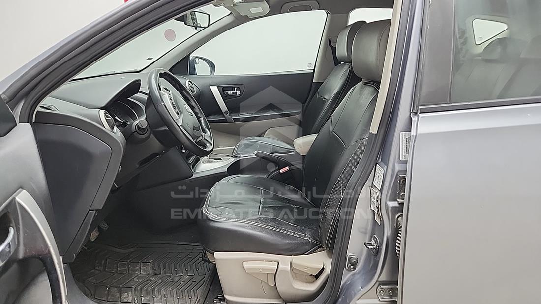 2011 Nissan Qashqai — Front Left Driver Seat View — Photo 13