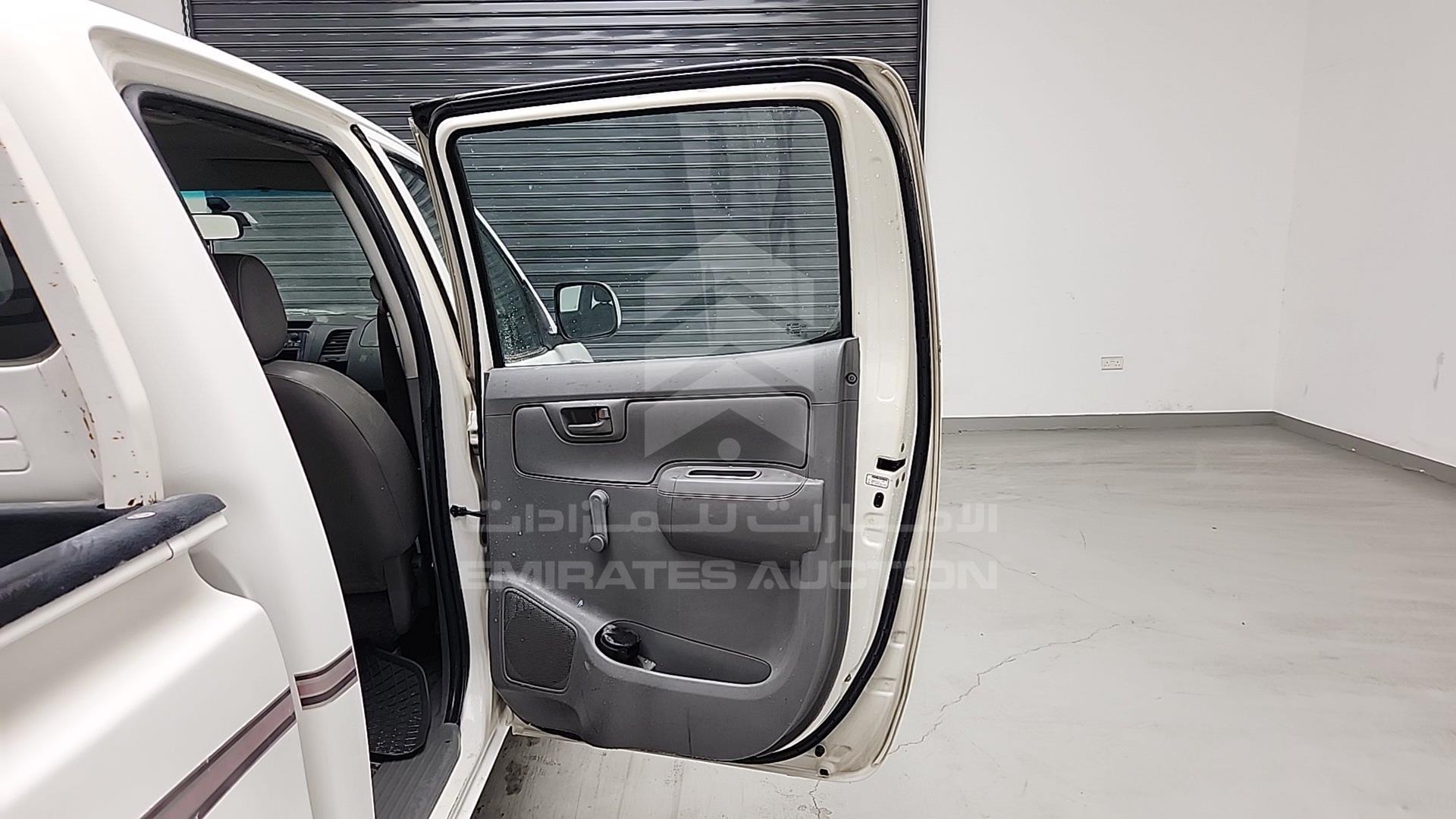 2007 TOYOTA HILUX VIN: MR0EX12G272301936