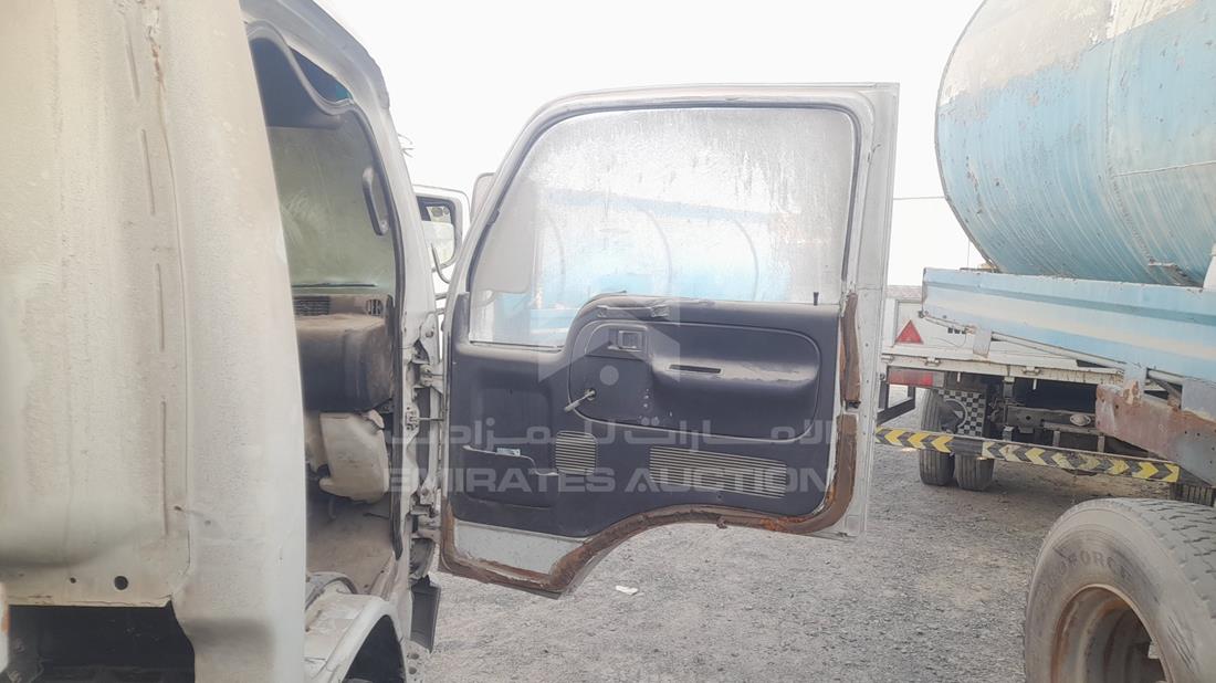 Nissan Diesel UD — Front Right Door — Photo 21