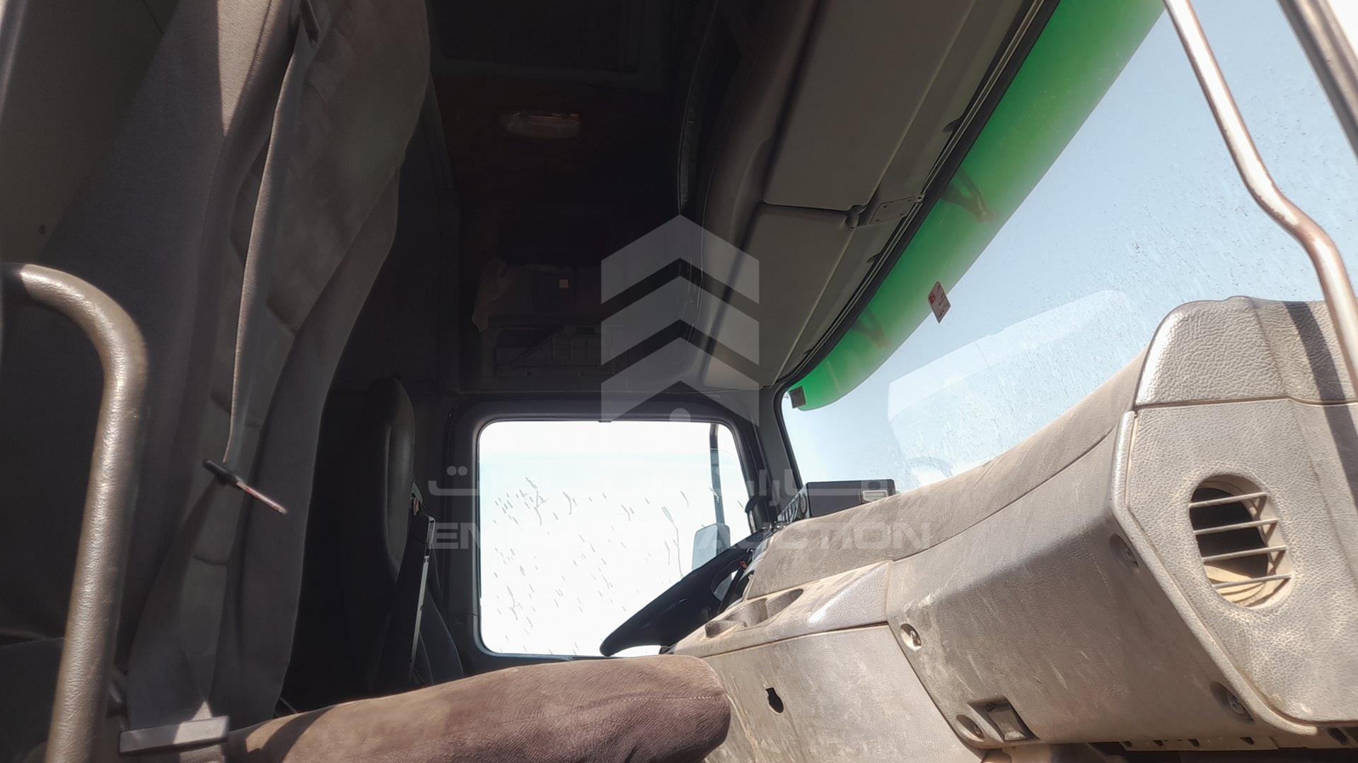 2007 MERCEDES ACTROS VIN: WDAKHCAA57L185815