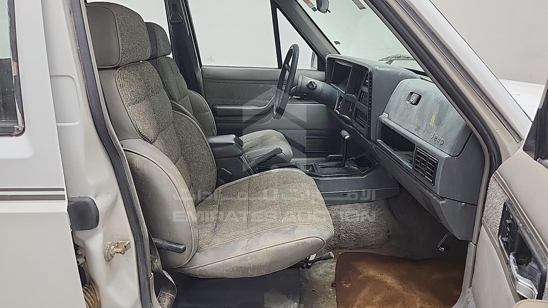 1994 JEEP CHEROKEE VIN: 1J4FJ28V1RL117420