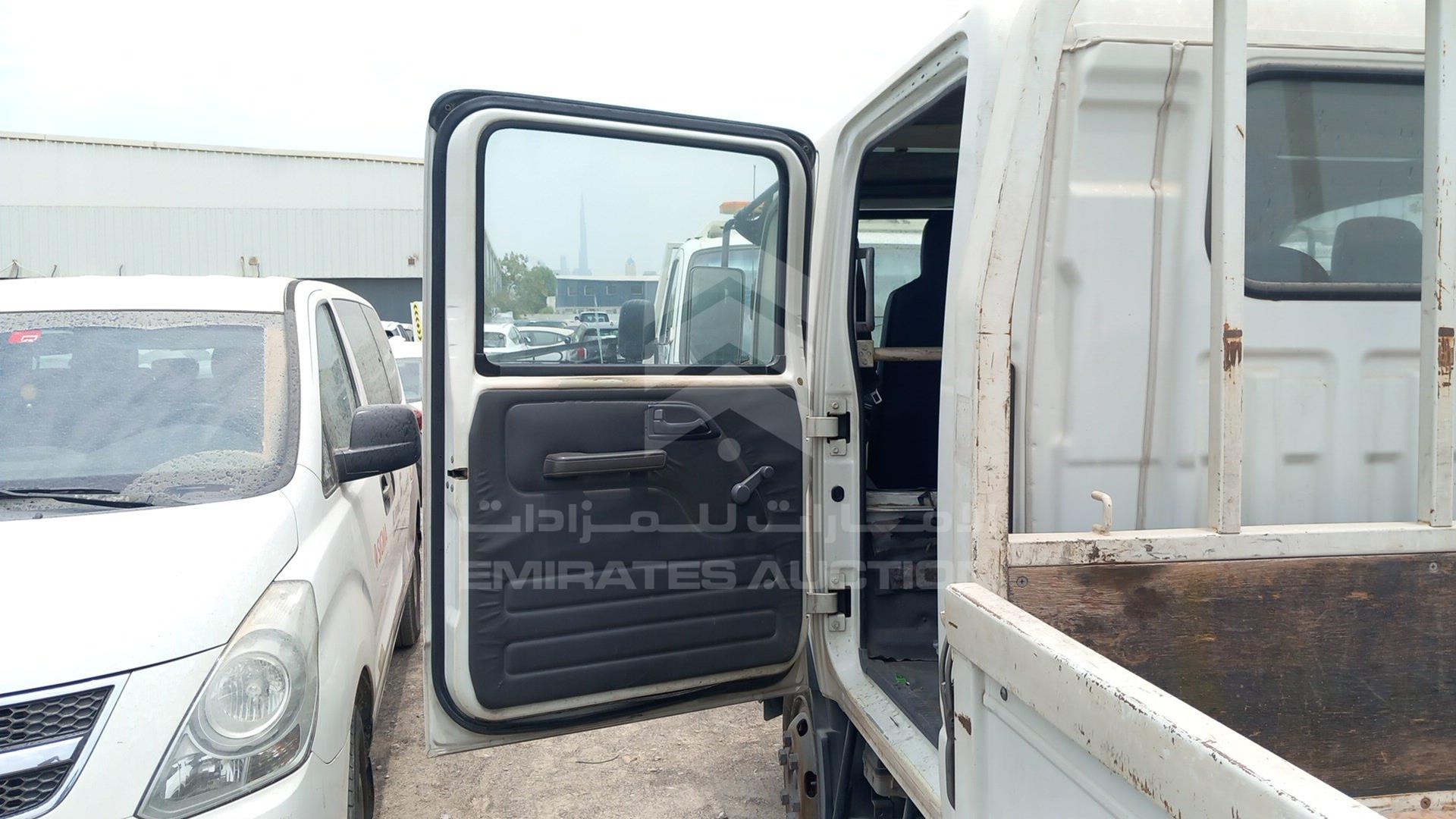 2014 ISUZU NPR VIN: JAMKP33T3E7P19487