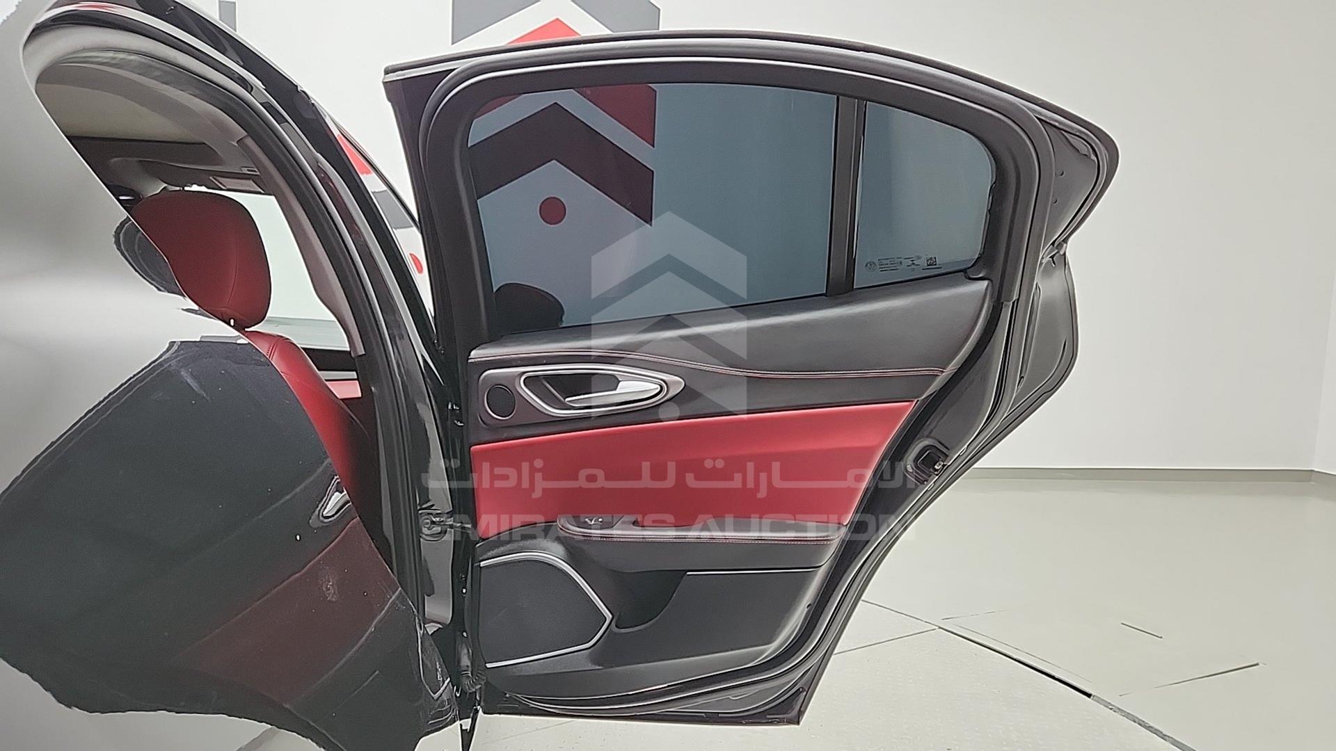 2019 ALFA ROMEO GIULIA VIN: ZAREAFDN7K7612658