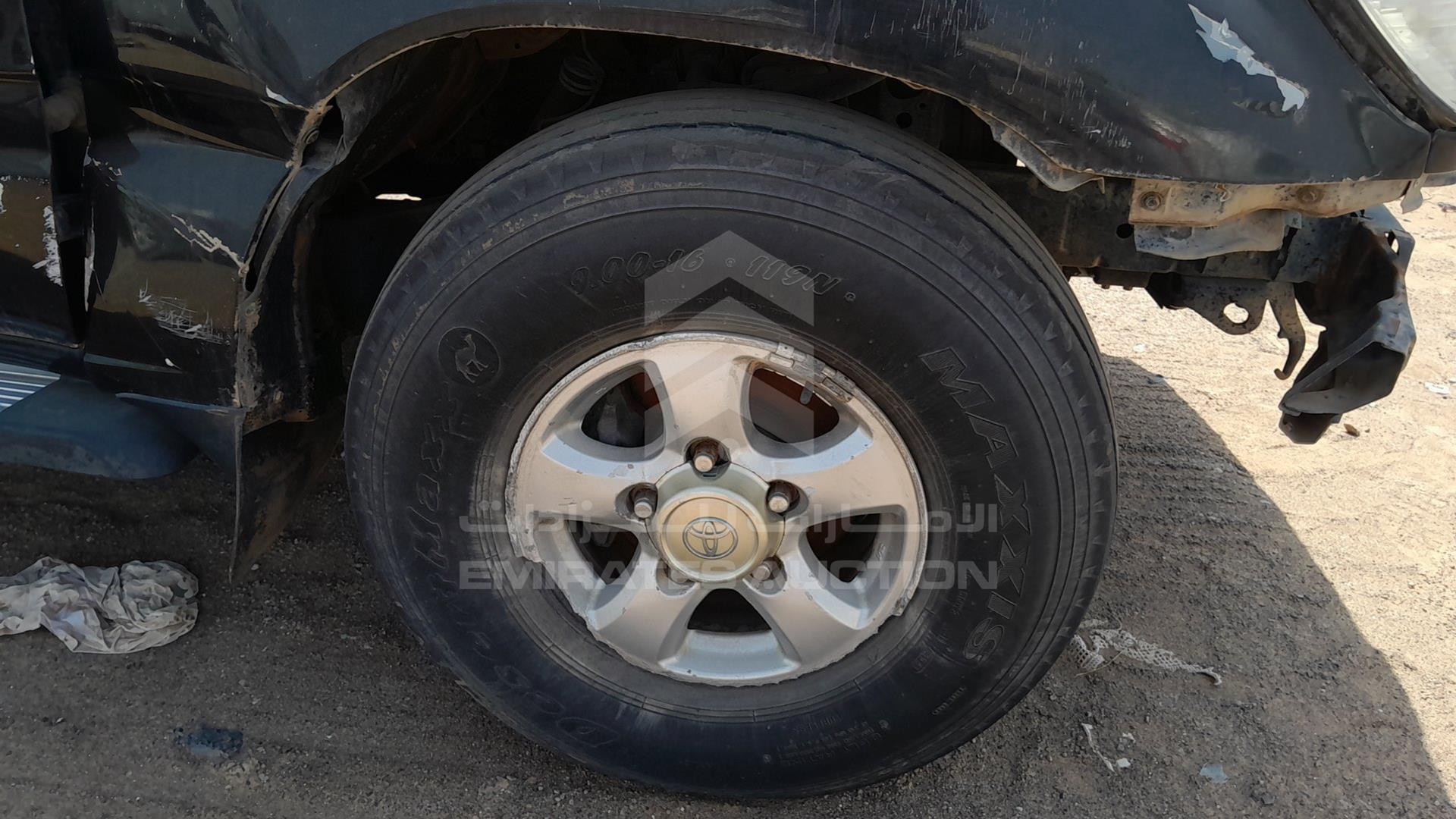 2000 TOYOTA LAND CRUISER VIN: JTCHJ01J7Y0031043