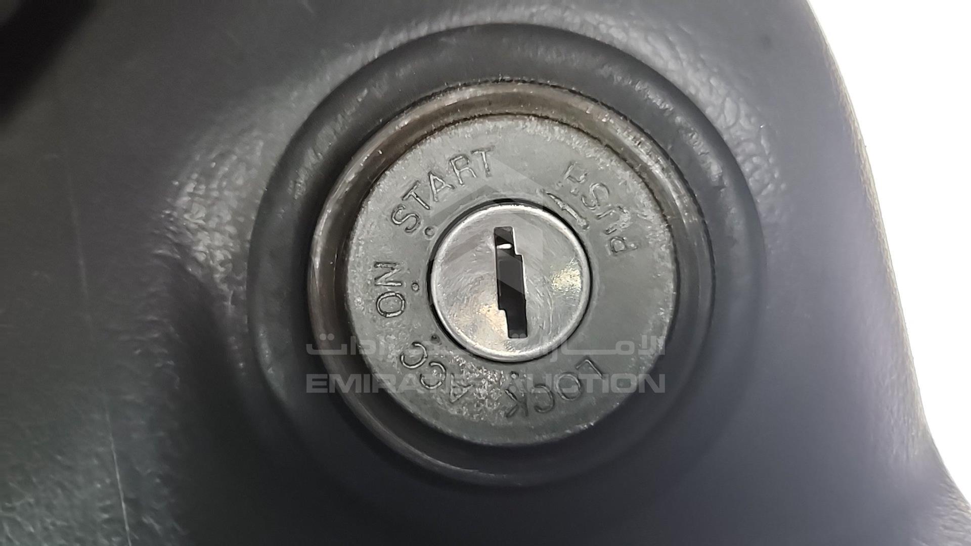 2000 MITSUBISHI PAJERO VIN: JMY0RV230YJ703802