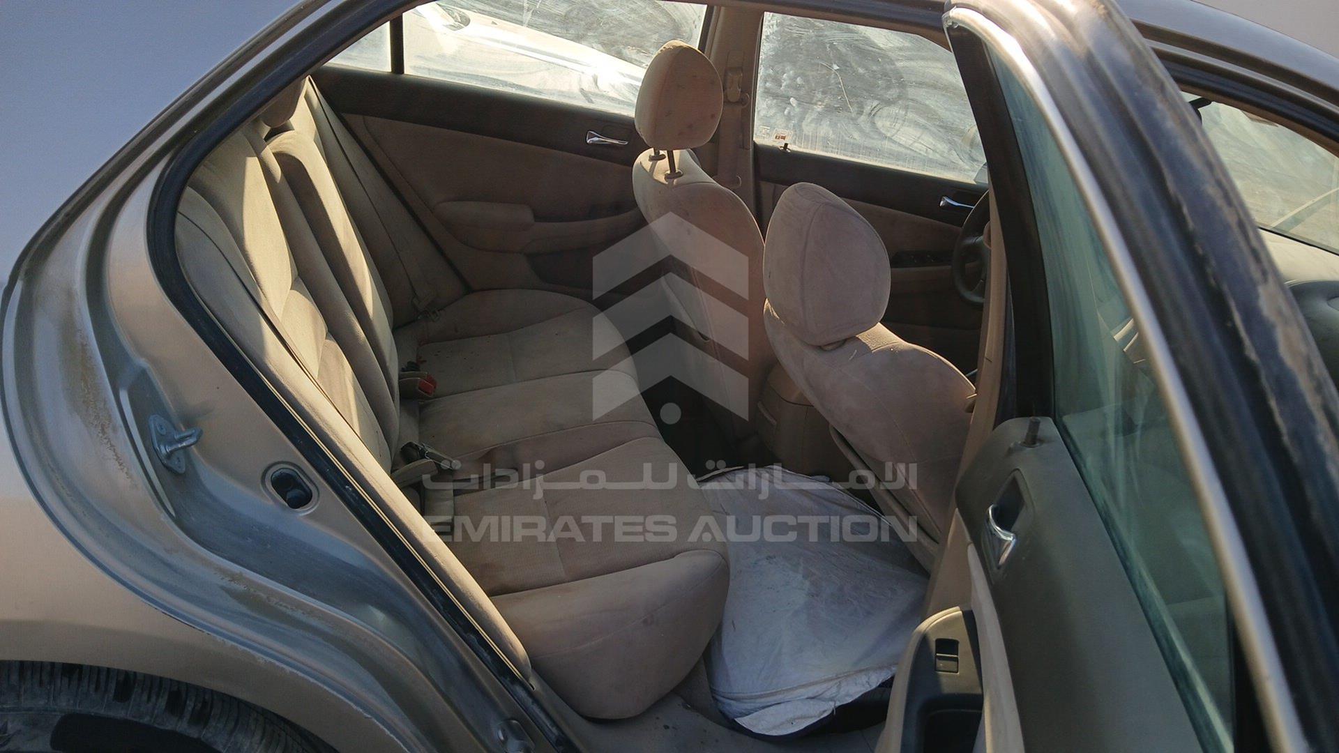 2005 HONDA ACCORD VIN: JHMCM56505C404812