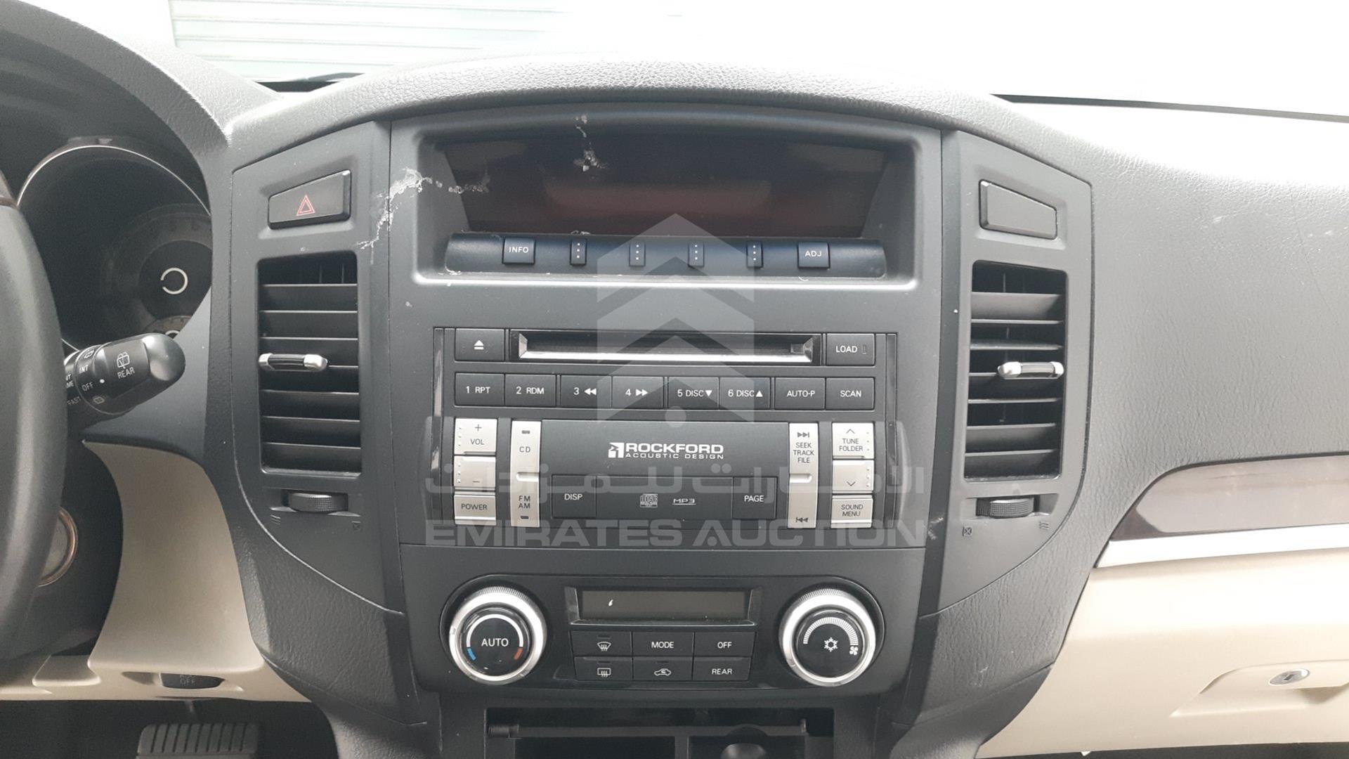 2011 MITSUBISHI PAJERO VIN: JMYLRV95WBJ706153