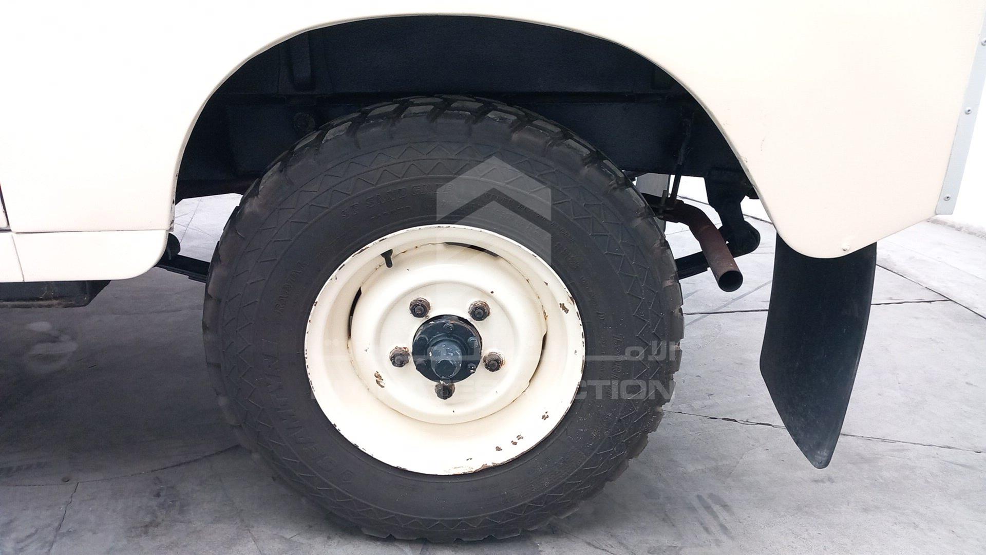 1982 LAND ROVER --- VIN: SALLBABH2AA128907