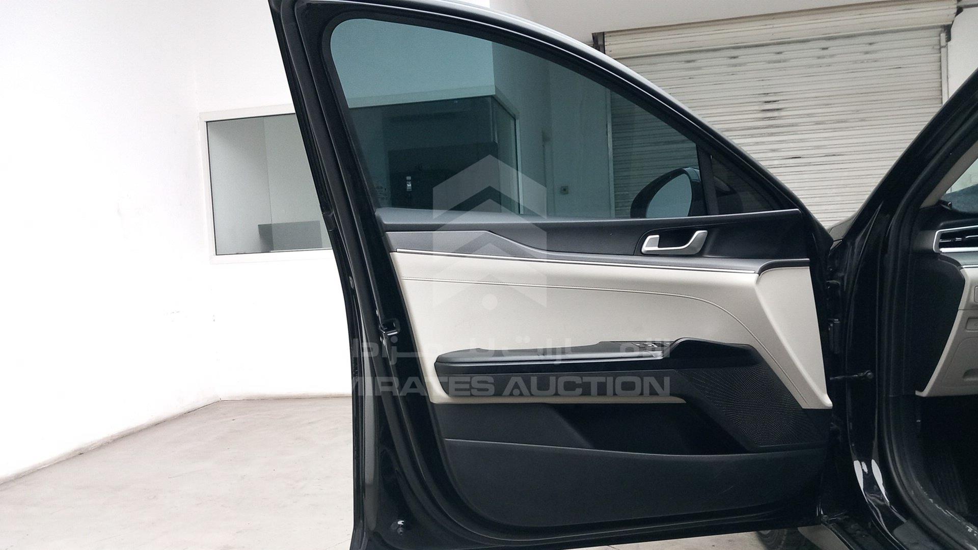 2021 KIA K5 VIN: KNAG2417XM5090808