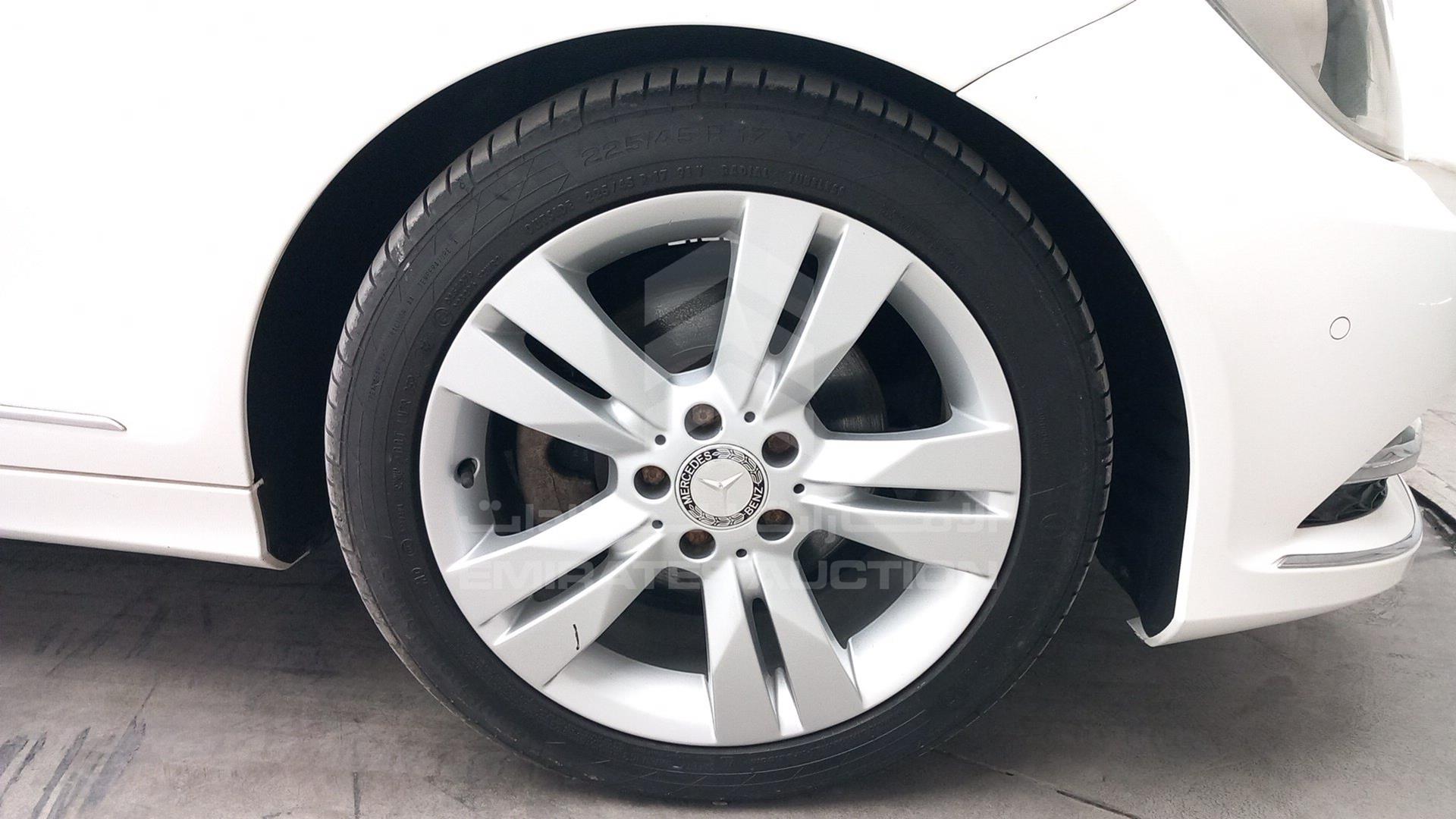 2013 MERCEDES C 200 VIN: WDDGF4JB3DA790095