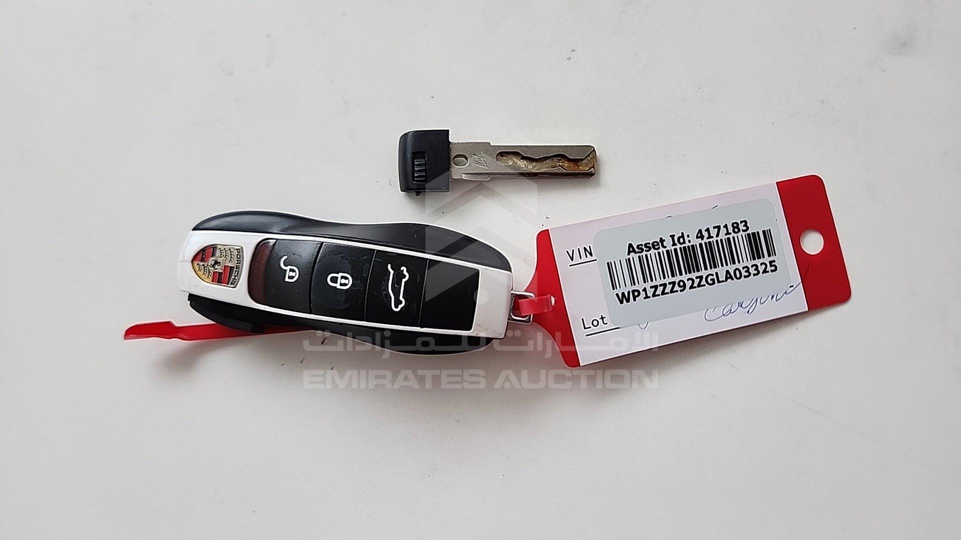 2016 PORSCHE CAYENNE VIN: WP1ZZZ92ZGLA03325
