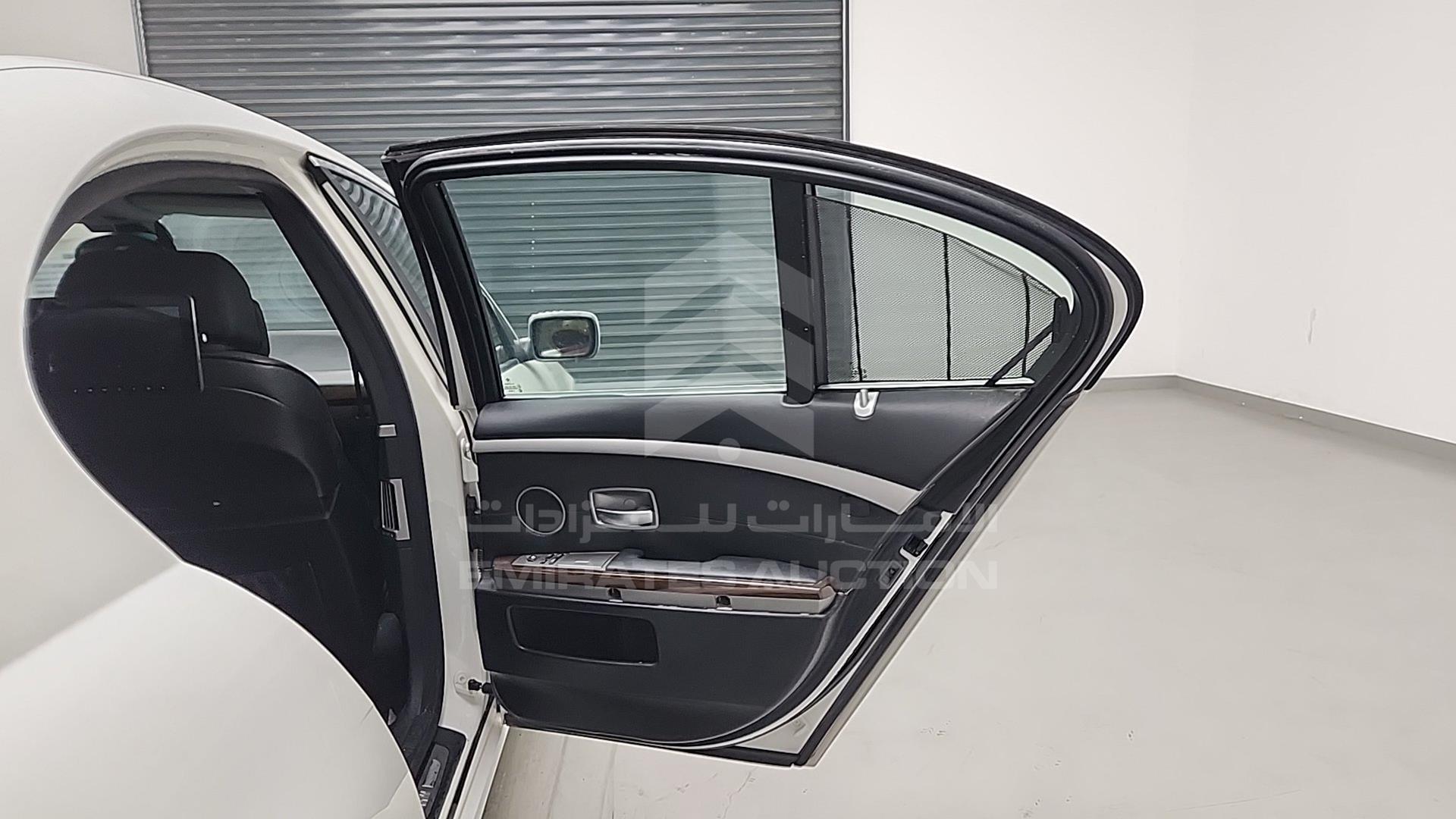 2007 BMW 750 VIN: WBAHL81020DH76291