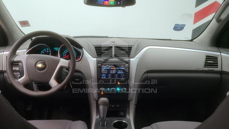 1GNKR8ED9CJ235432 Auction: EmiratesAuction Lot: 413741 1GNKR8ED9CJ235432 Chevrolet Traverse 2012 WHITE Photo 20