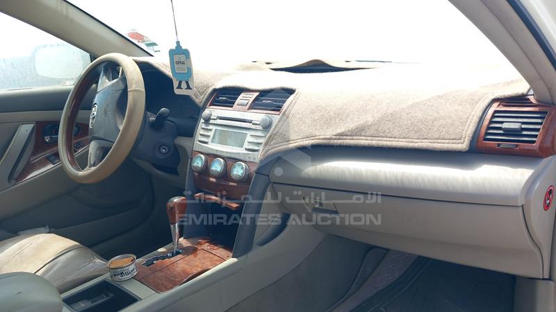 6T1BE42K8BX744228 Auction: EmiratesAuction Lot: 408520 6T1BE42K8BX744228 Toyota Camry 2011 WHITE Photo 25