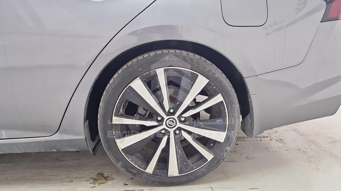 نيسان التيما 2019 — الإطار الخلفي الأيسر — صورة 43